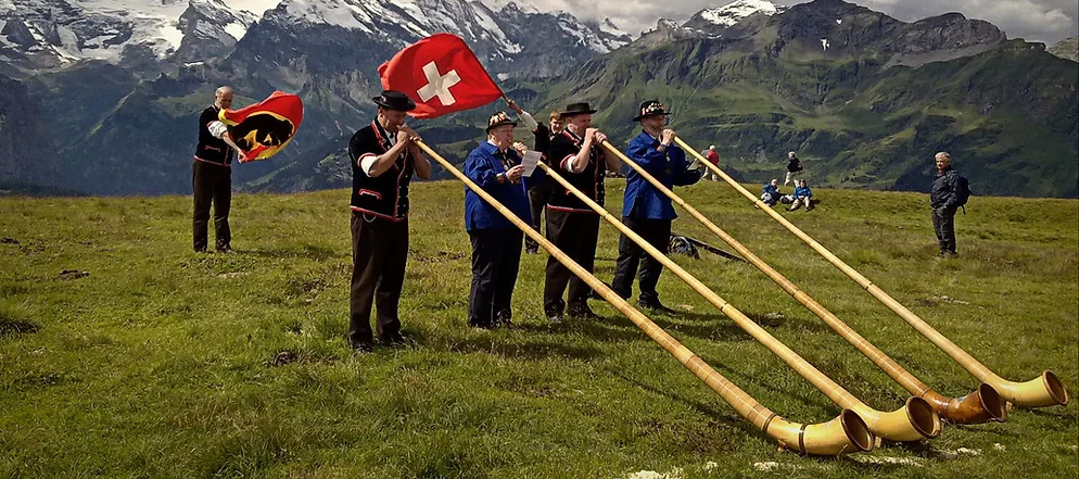 Wie erstellt man einen Lebenslauf für Arbeitgeber in der Schweiz? 📄 Tipps von Recruitern